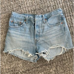 Previously loved Levi’s 501 Shorts